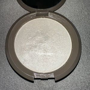 Becca Shimmering Skin Perfecter in Pearl